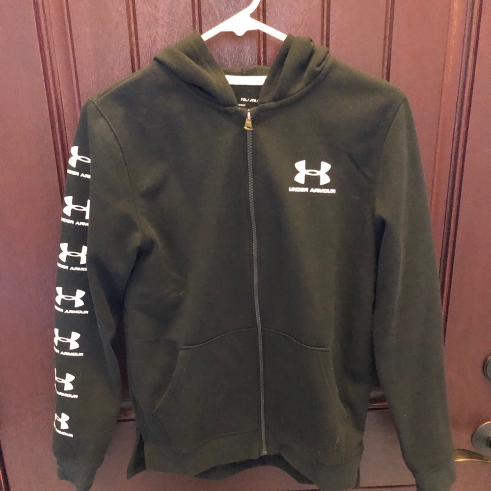 ❄️Boys black full zip UA hoodie❄️